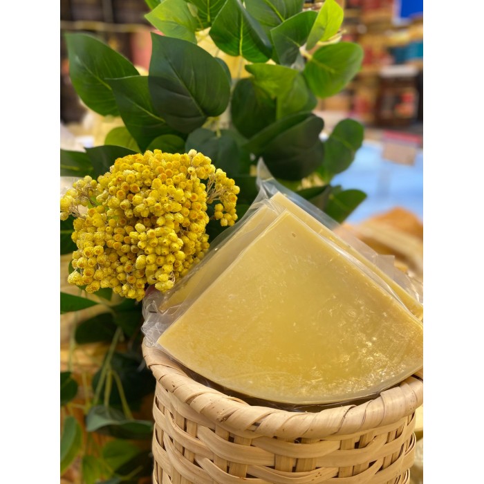 Kars Yağlı Eski Kaşar Peyniri  1 kg